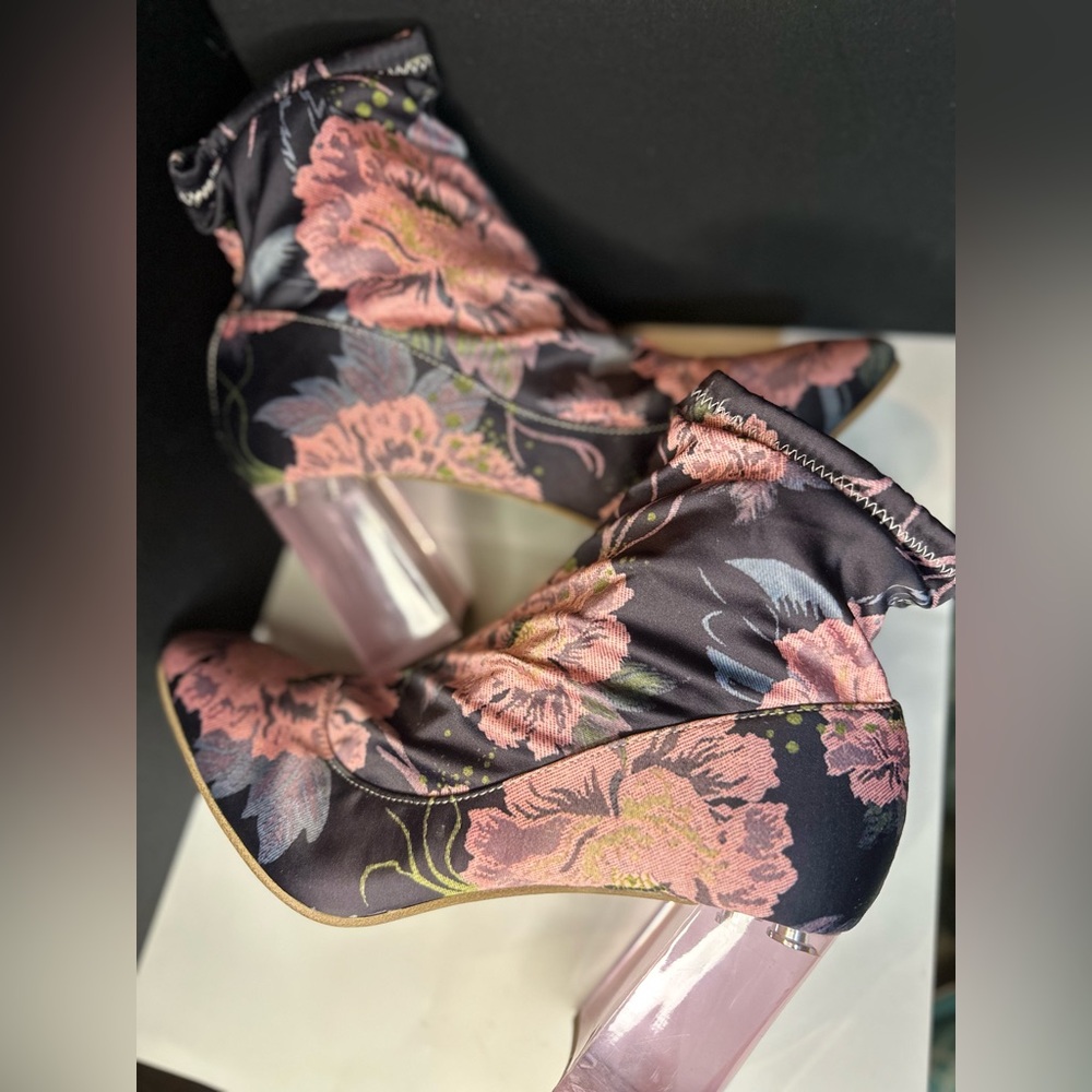 ASOS Floral Ankle Boots w/ Pink Acrylic Clear Heel GoGo Boots RARE / HTF Size 8